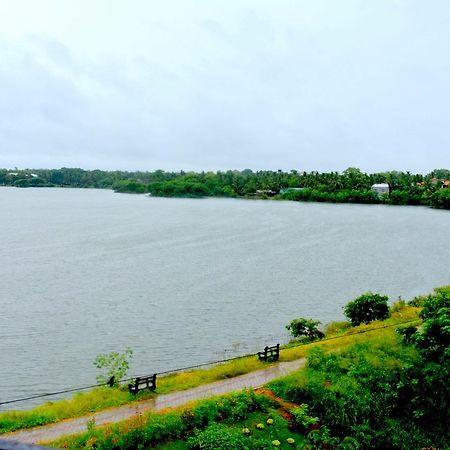 Lake City Resort אנוראדפורה מראה חיצוני תמונה
