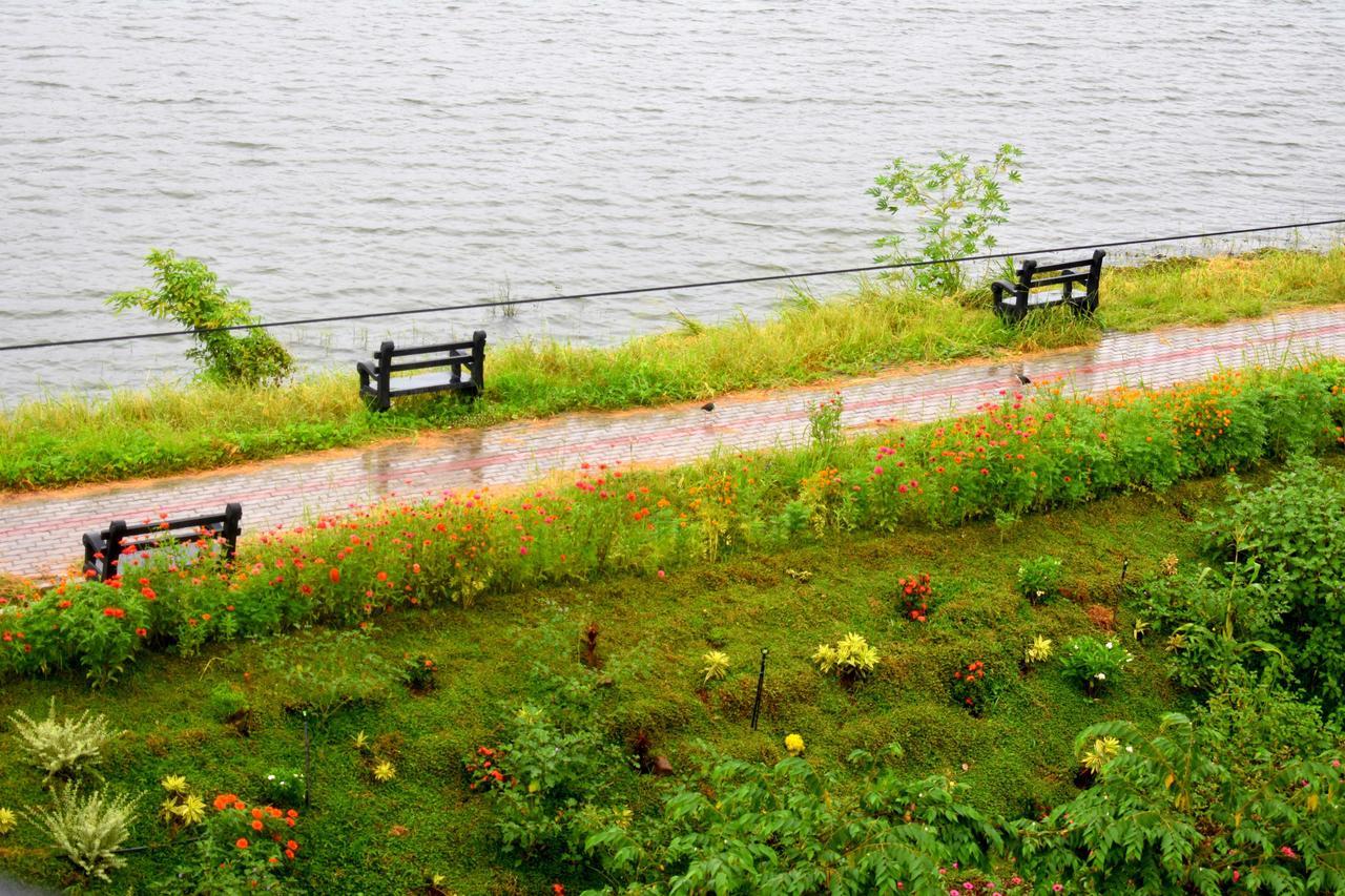 Lake City Resort אנוראדפורה מראה חיצוני תמונה