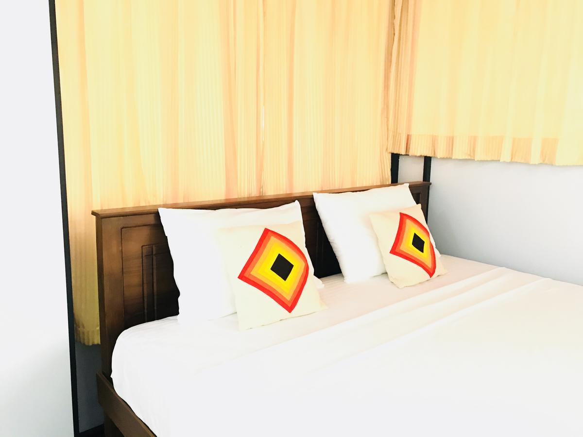 Lake City Resort אנוראדפורה מראה חיצוני תמונה