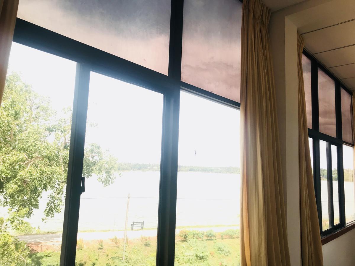 Lake City Resort אנוראדפורה חדר תמונה